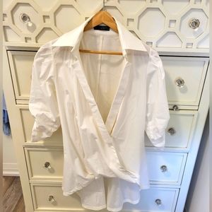 Long white blouse, medium